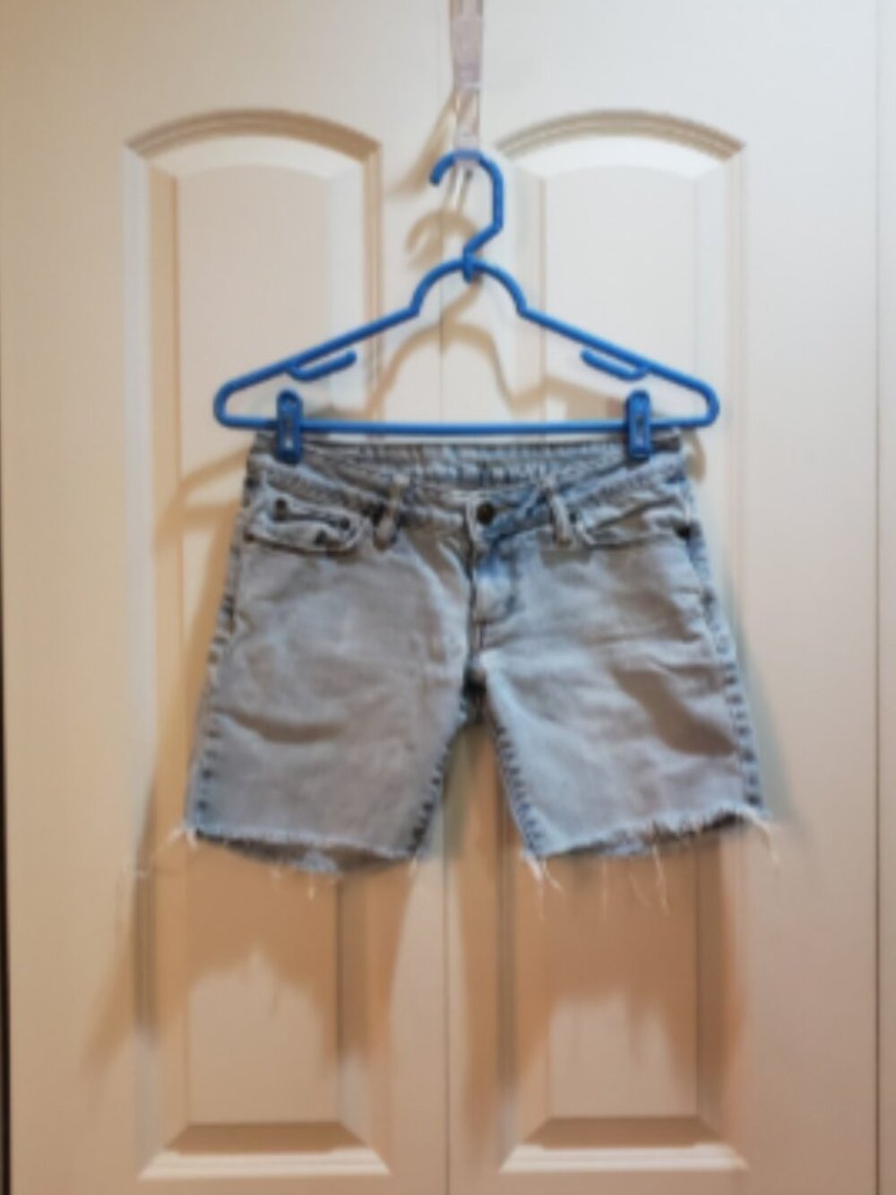Bullhead Lowrise Cutoff Light Wash 5 Pocket Jean Shorts Size 3